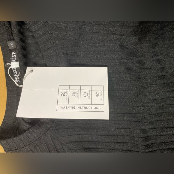 Long sleeve black rib dress w/pockets - Picture 8 of 12